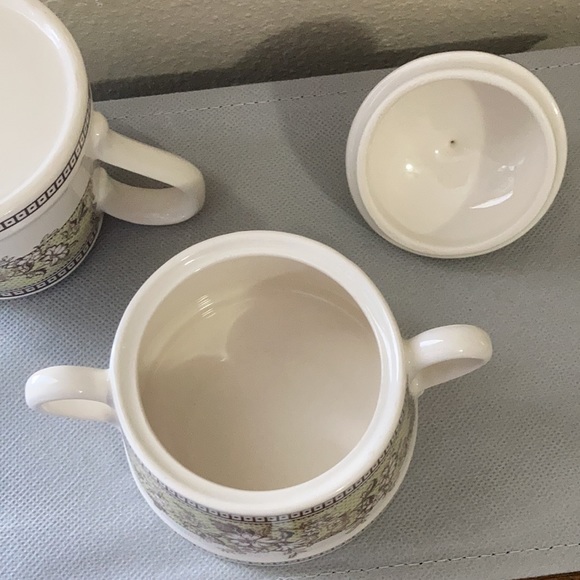 🌟 Thomas Kinkade 2005 Creamer & Sugar Set - Picture 7 of 14